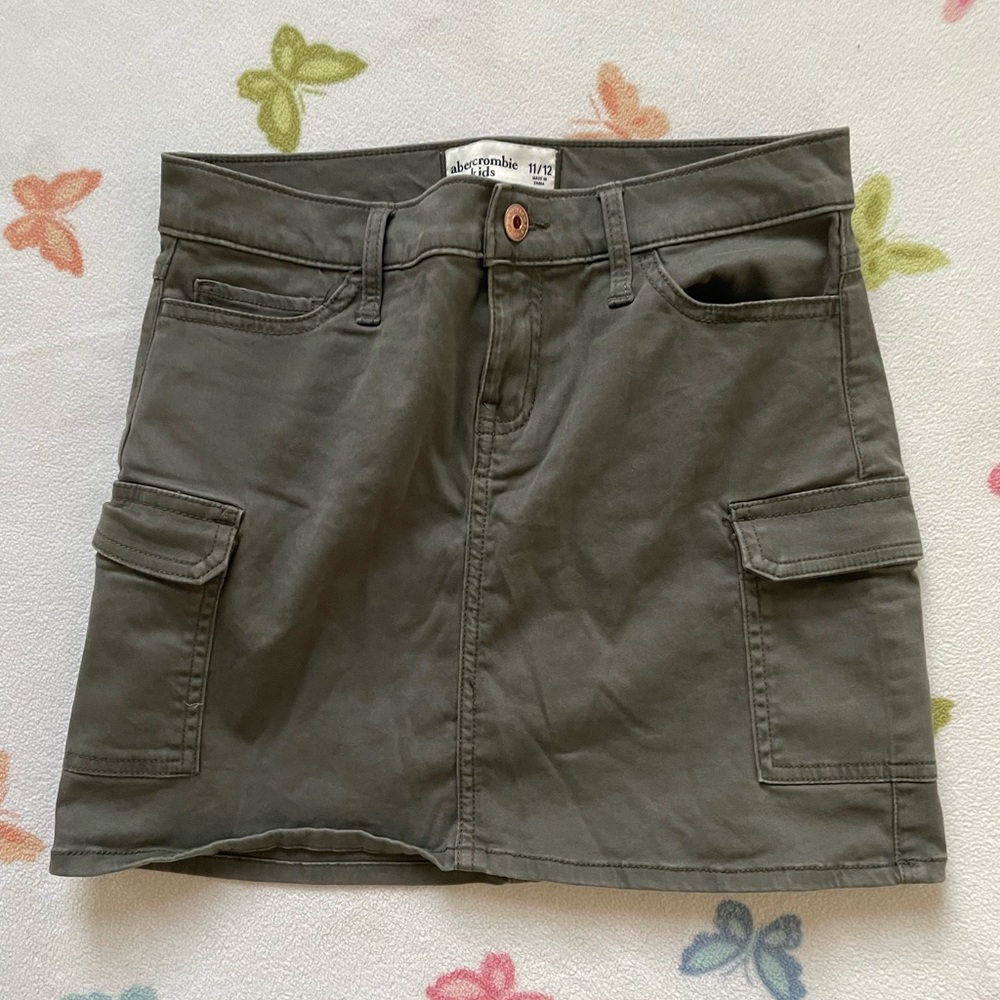 Abercrombie kids army green mini skirt